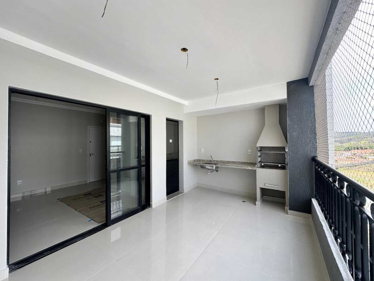 Apartamento com 3 suítes no Centro