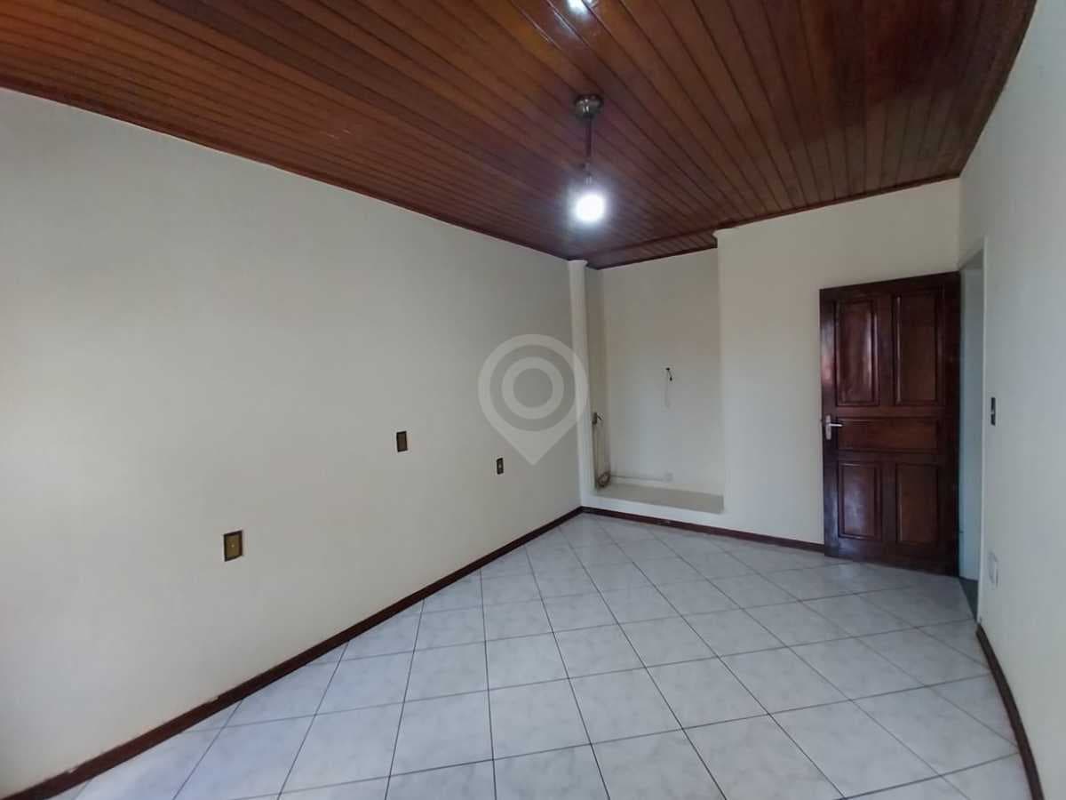 Casa de rua com 3 quartos no Jardim Ipê