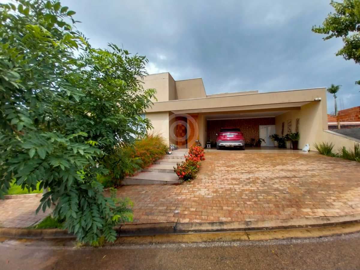 Casa em Condomínio com 6 suítes no Residencial Sete Lagos