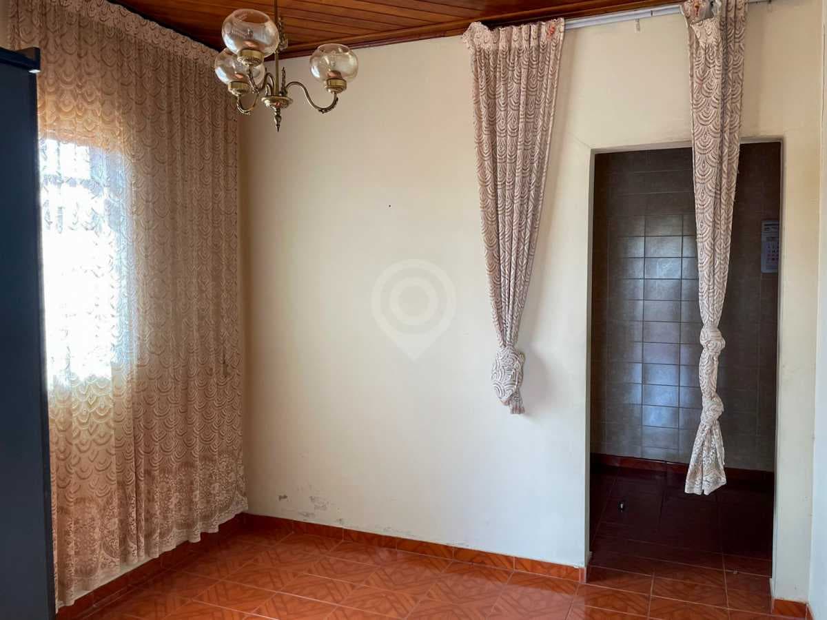 Casa de rua com 4 quartos no Santo Antonio