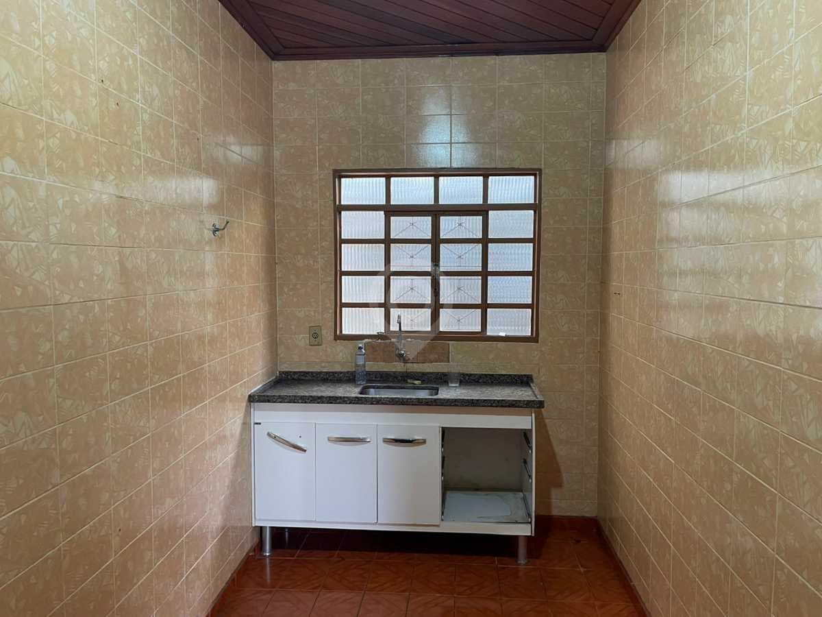 Casa de rua com 4 quartos no Santo Antonio — foto 3