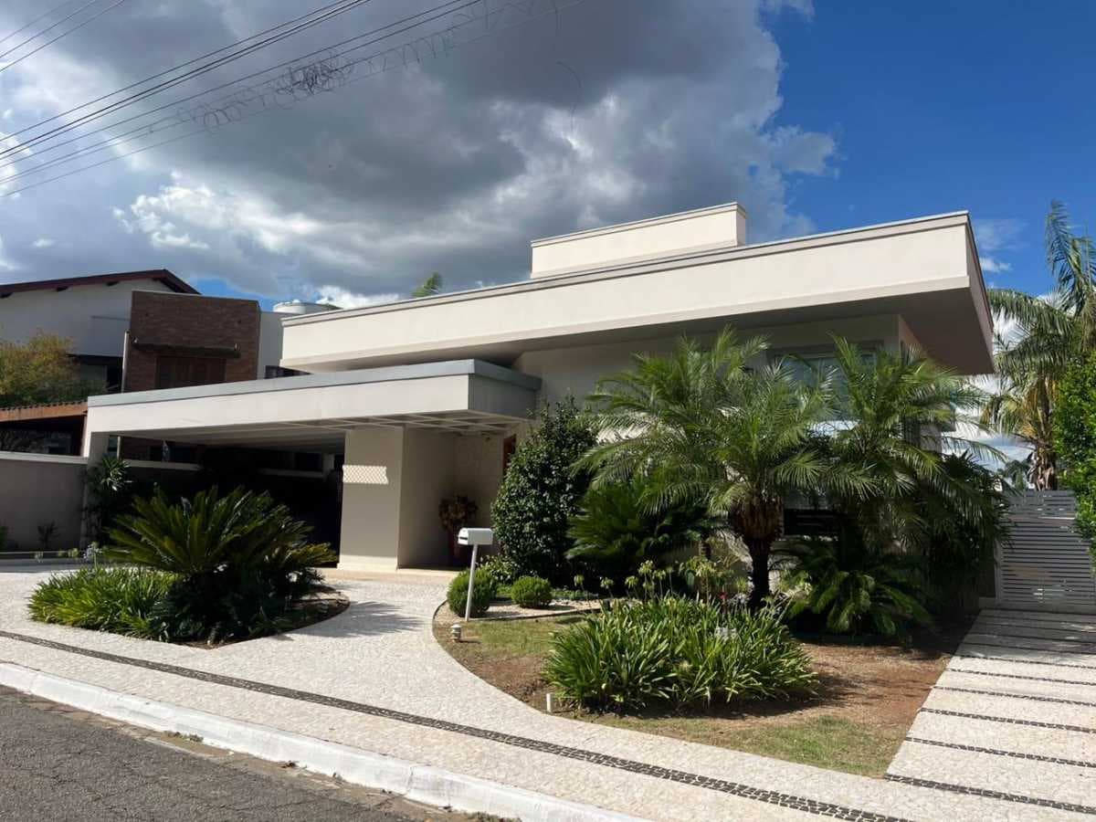 Casa em Condomínio com 2 suítes no Vista Alegre