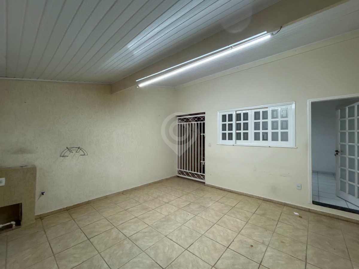 Casa de rua com 3 suítes no Jardim Santa Filomena