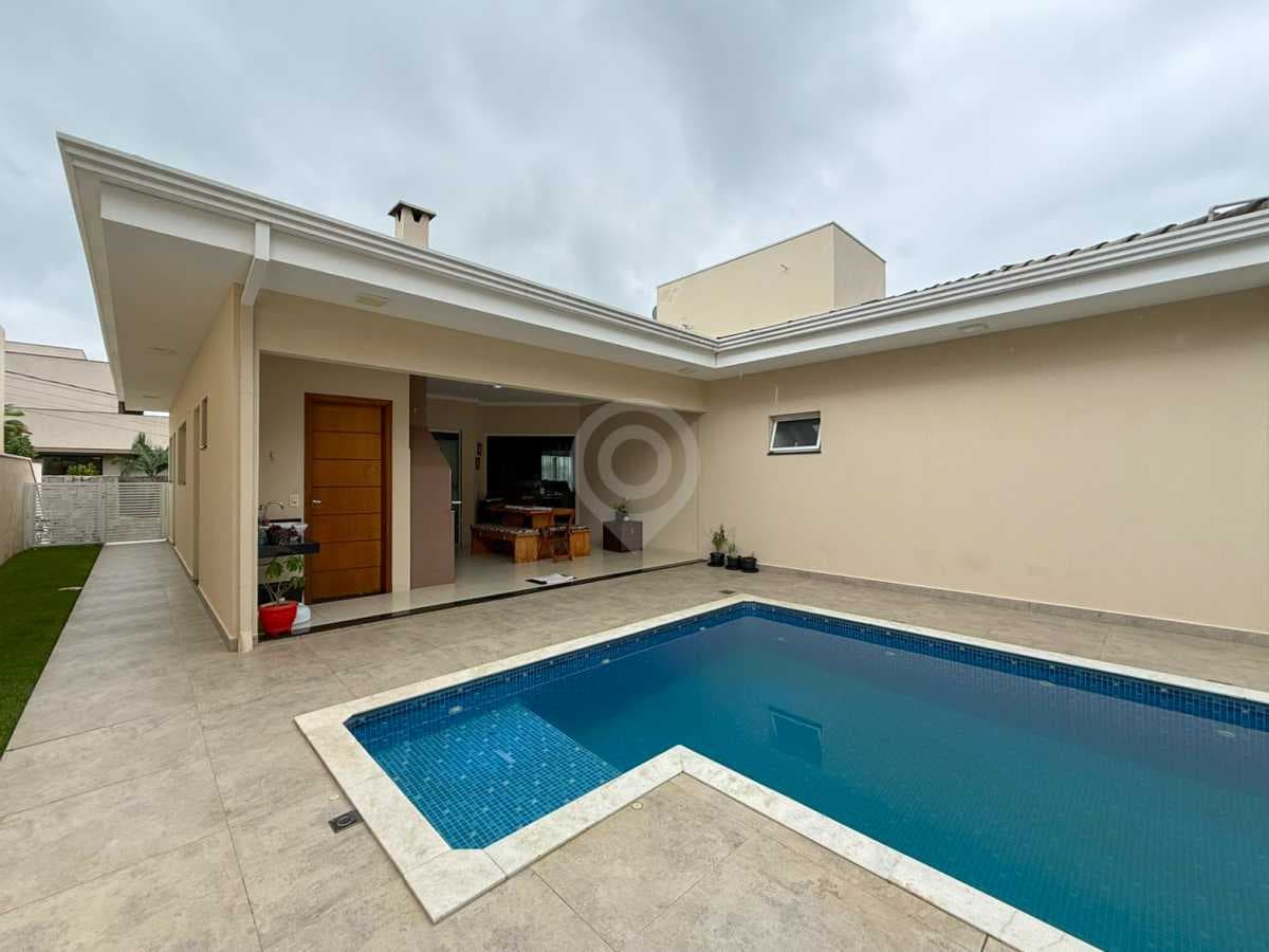 Casa em Condomínio com 3 suítes no Condomínio Itatiba Country Club