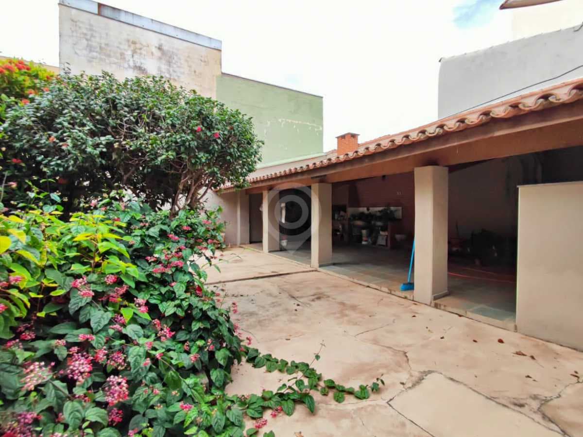 Casa com 4 quartos no Centro