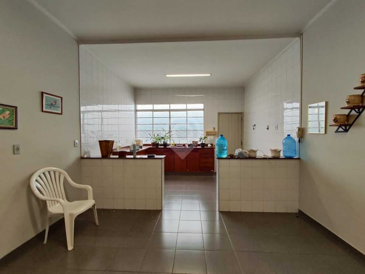 Casa com 4 quartos no Centro — foto 2