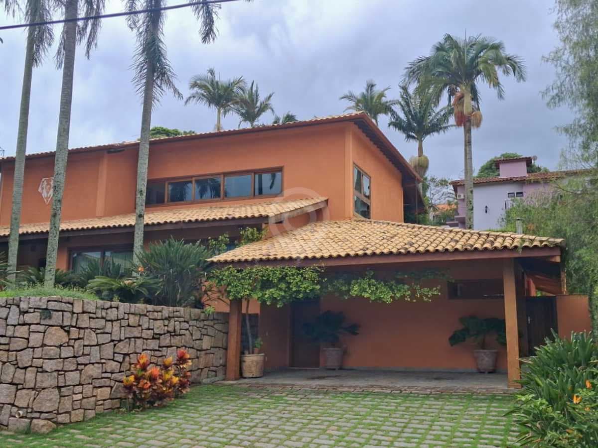 Casa em Condomínio com 3 suítes no Condomínio Parque das Laranjeiras