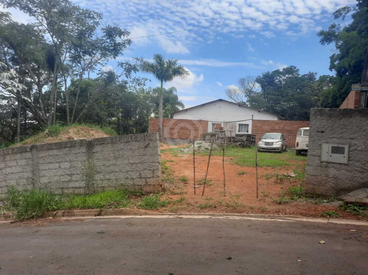 Casa de rua com 3 quartos no Chácara San Martin I