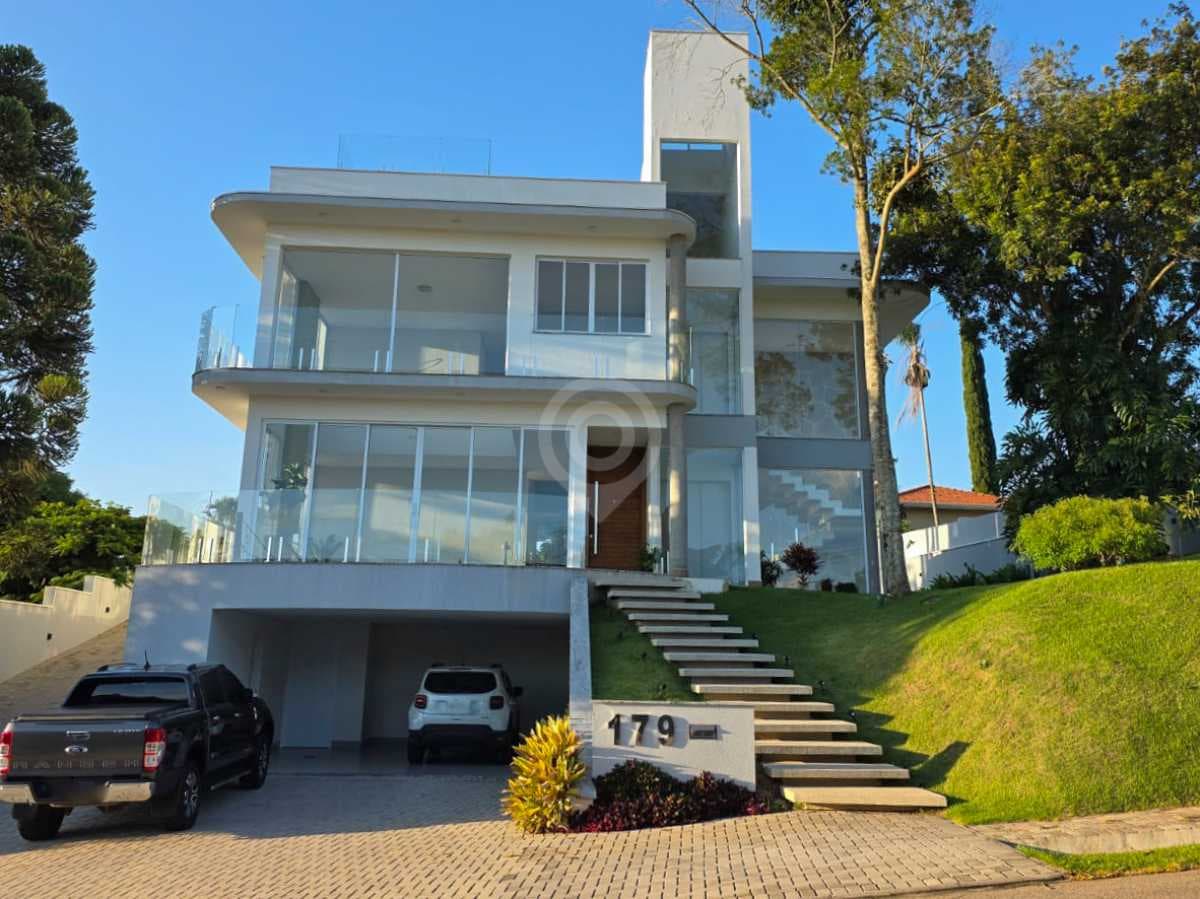 Casa em Condomínio com 5 suítes no Condomínio Parque da Fazenda