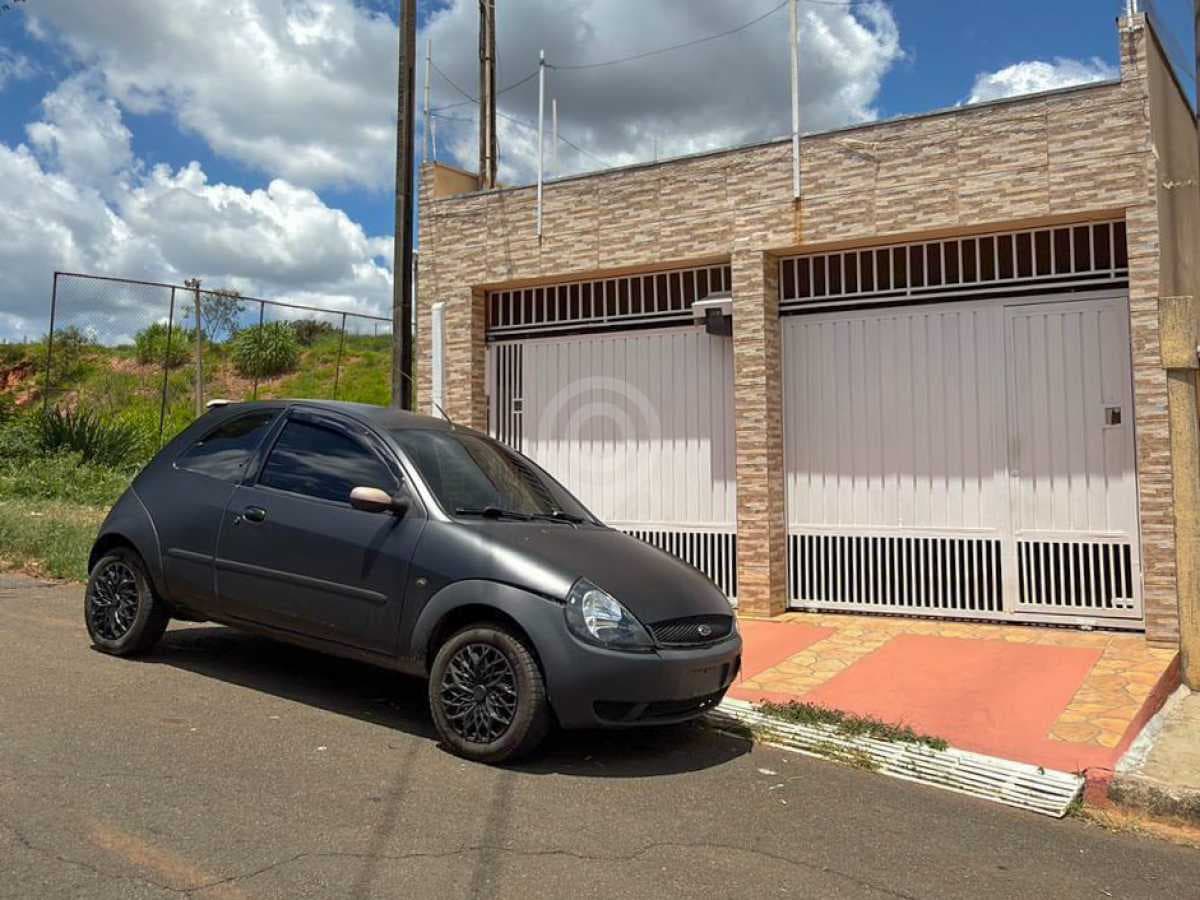 Casa de rua com 3 quartos no Planalto Atibaia