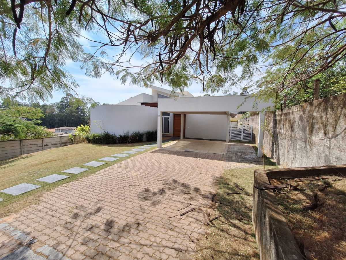 Casa em Condomínio com 3 suítes no Terras de Santa Teresa