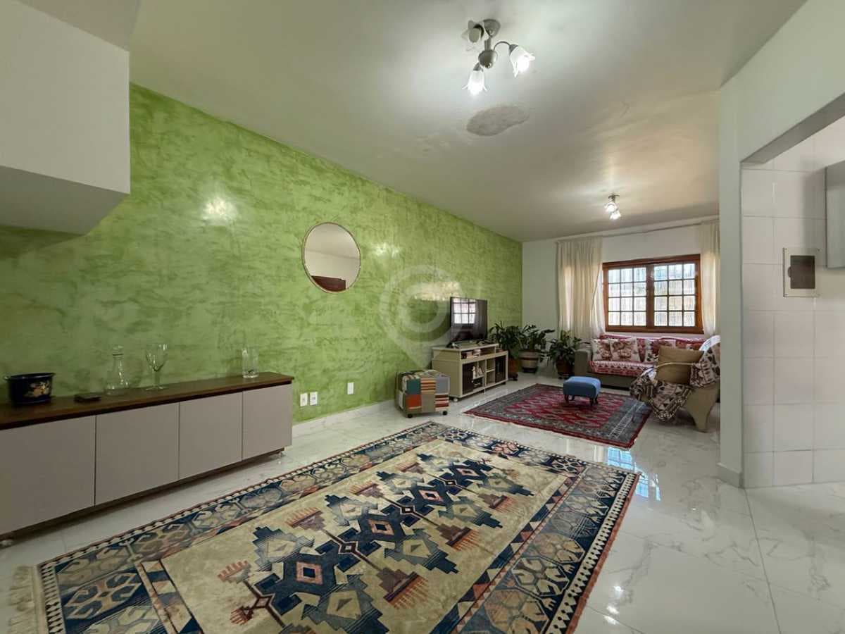 Casa de rua com 1 suíte no Jardim Tereza
