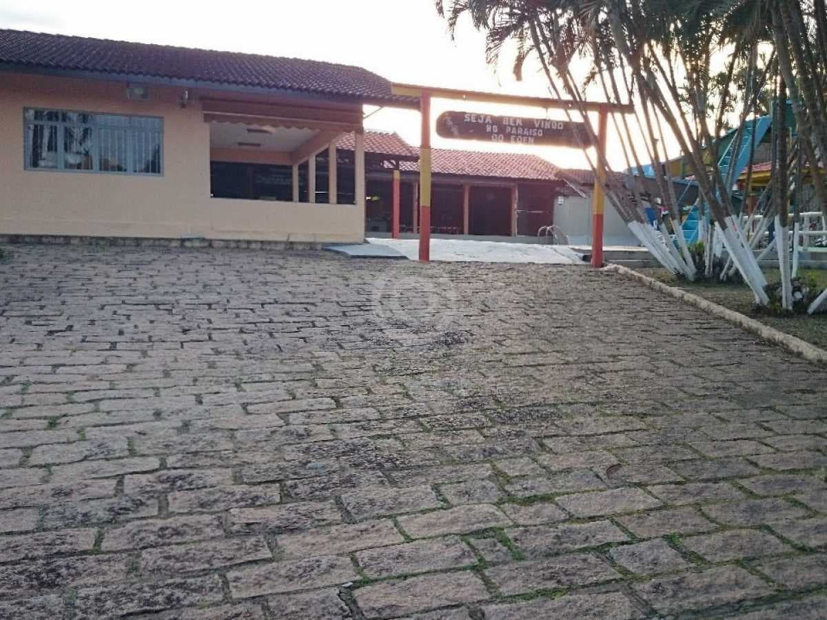Chácara com 2 suítes no Mombuca