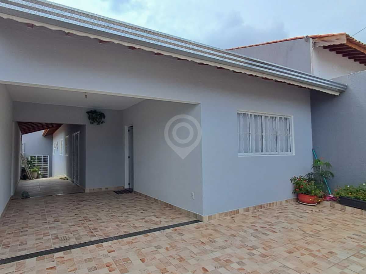 Casa de rua com 3 quartos no Jardim Portugal