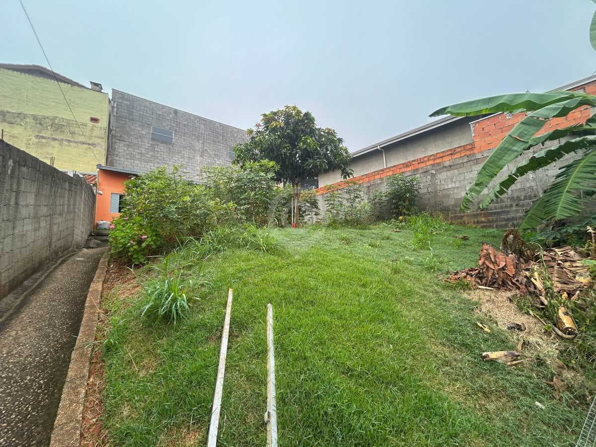 Casa de rua com 2 quartos no Parque da Colina