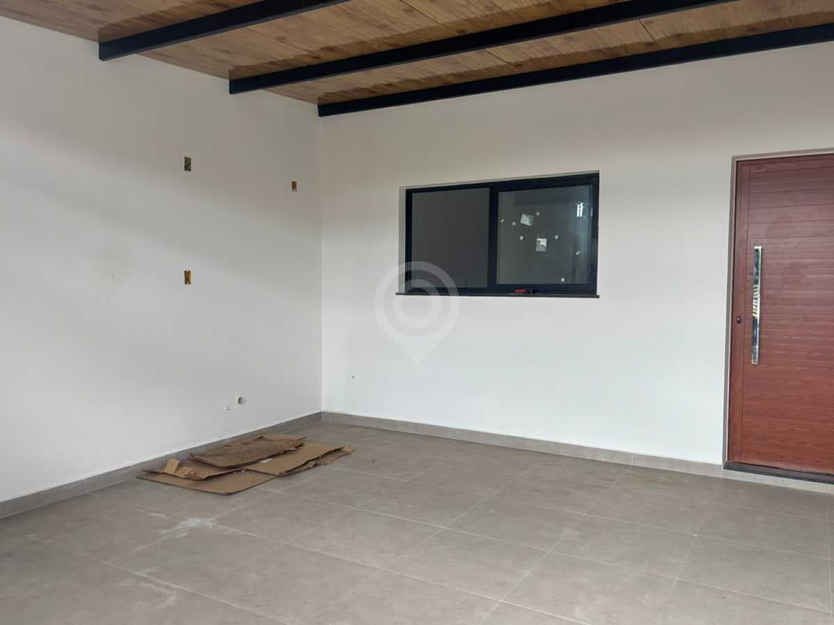 Casa de rua com 1 suíte no Santa Terezinha — foto 2