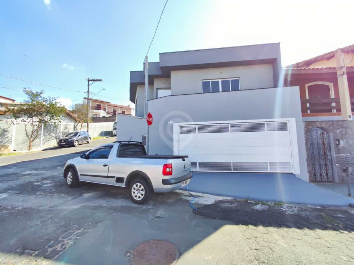 Casa de rua com 1 suíte no Bairro do Engenho