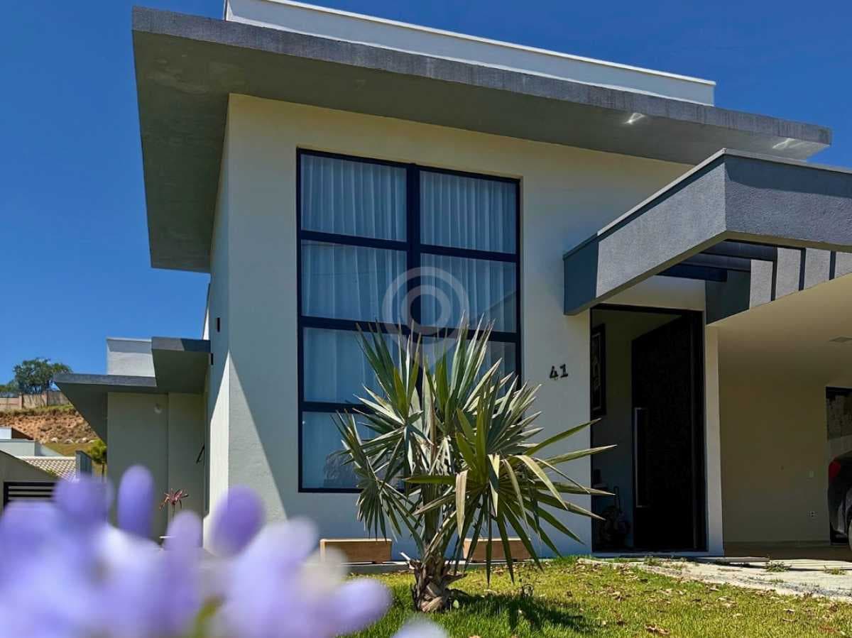 Casa em Condomínio com 3 suítes no Reserva Santa Rosa