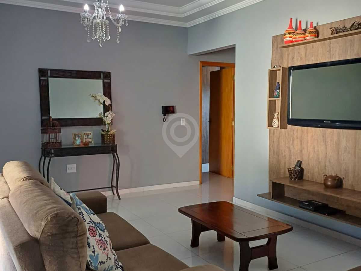 Casa de rua com 1 suíte no Bairro do Engenho