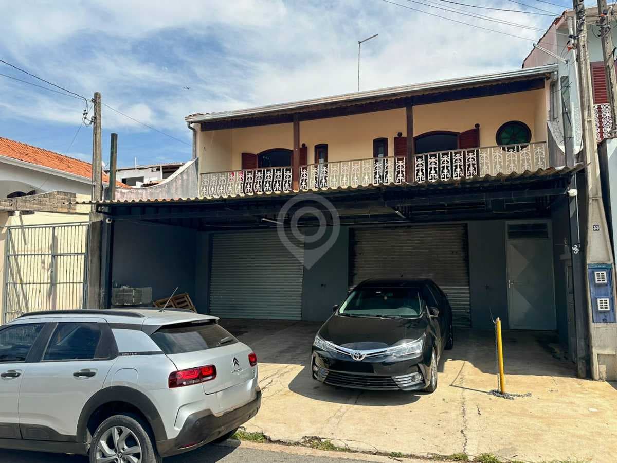 Casa de rua com 3 quartos no Residencial Burch