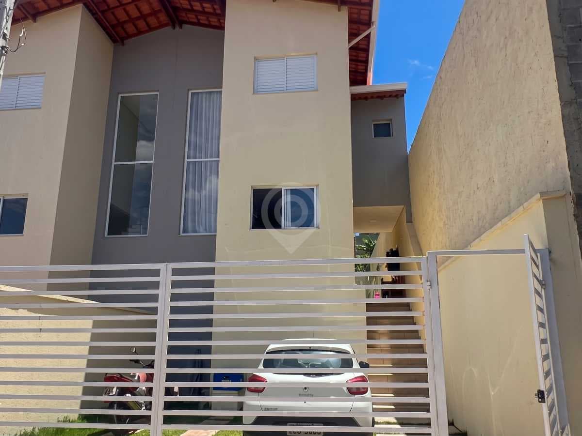 Casa de rua com 1 suíte no Jardim Virgínia