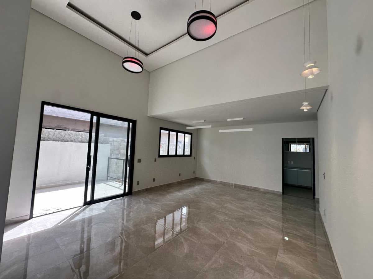 Casa em Condomínio com 3 suítes no Bosque