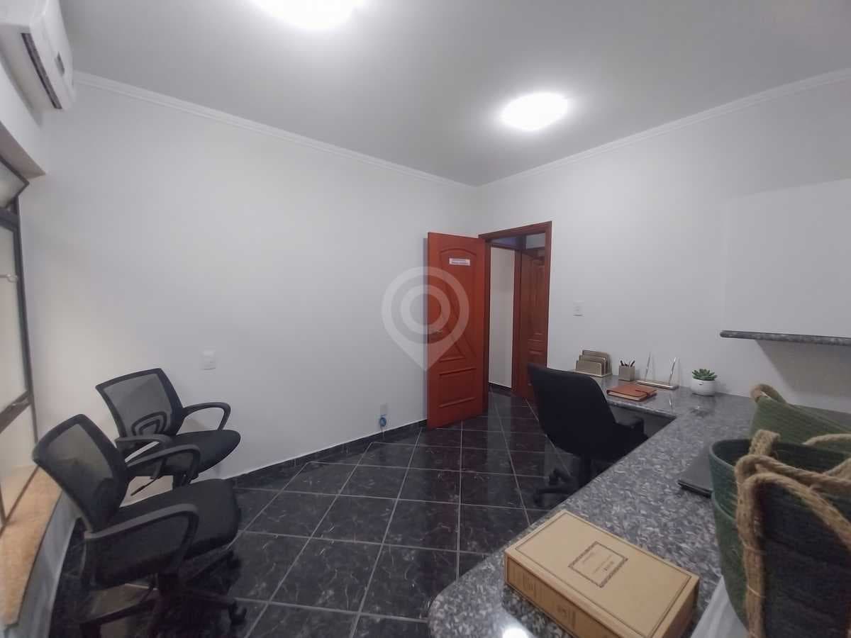 Casa com 6 quartos no Centro — foto 3