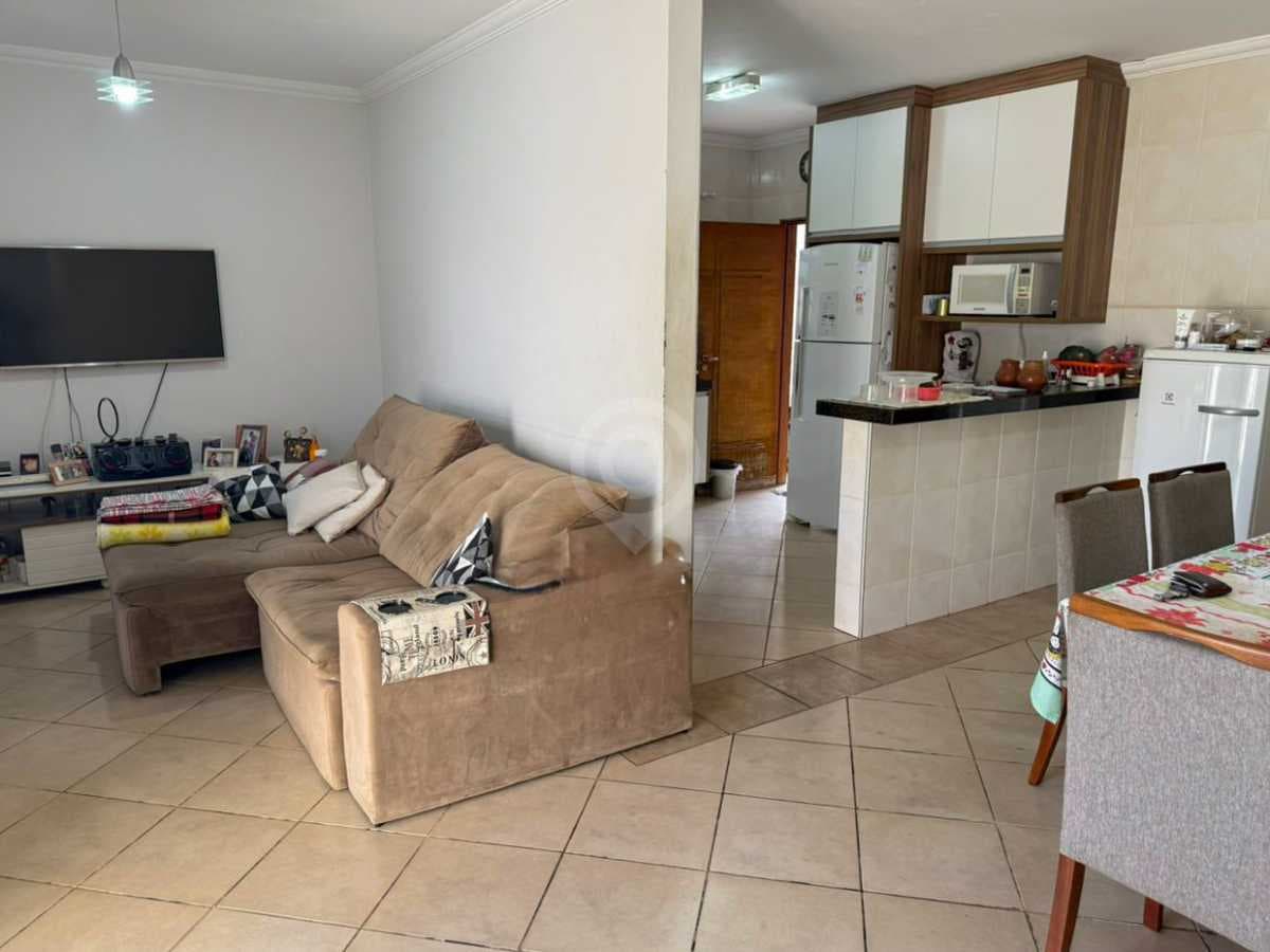 Casa de rua com 1 suíte no Loteamento Aída Haddad Jafet