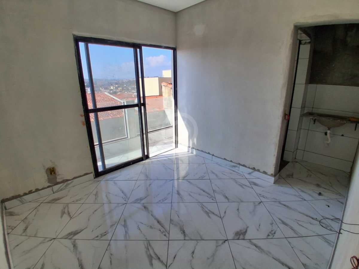 Casa de rua com 1 suíte no Jardim Santa Filomena
