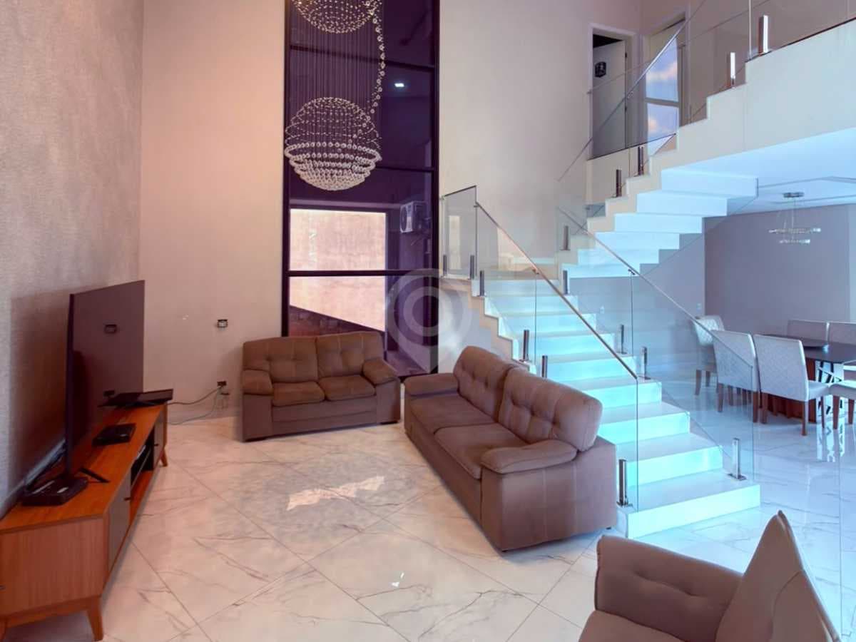 Casa de rua com 3 suítes no Nova Itatiba