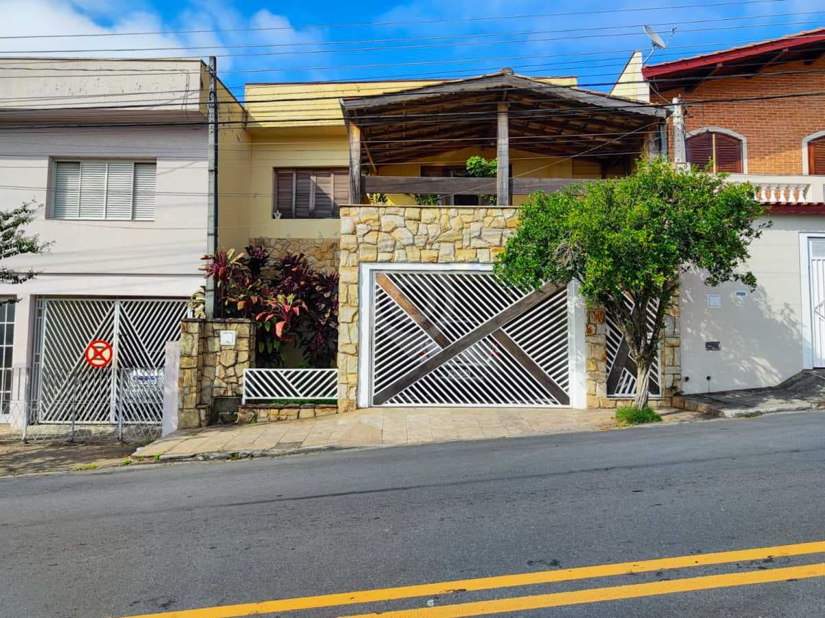 Casa de rua com 1 suíte no Vila Bela Vista