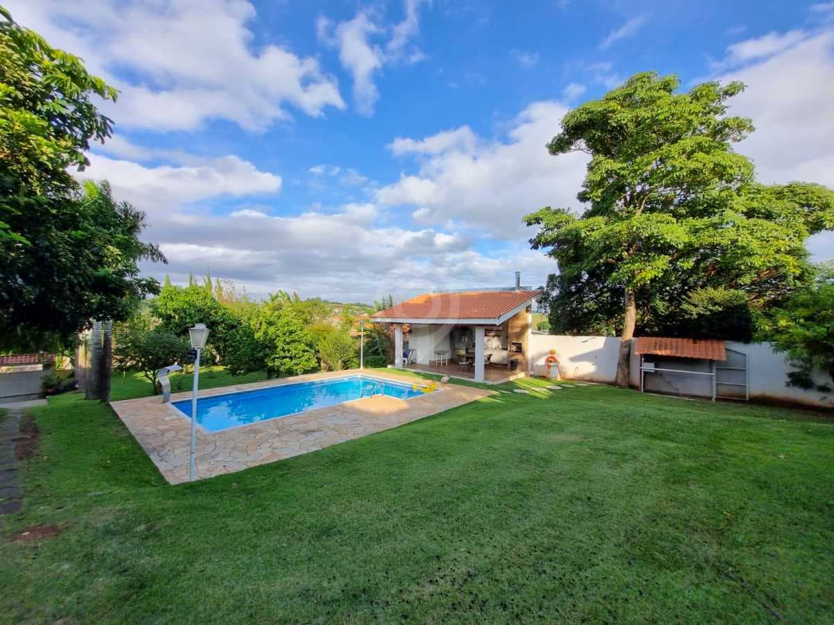 Casa de rua com 1 suíte no Jardim Leonor — foto 2