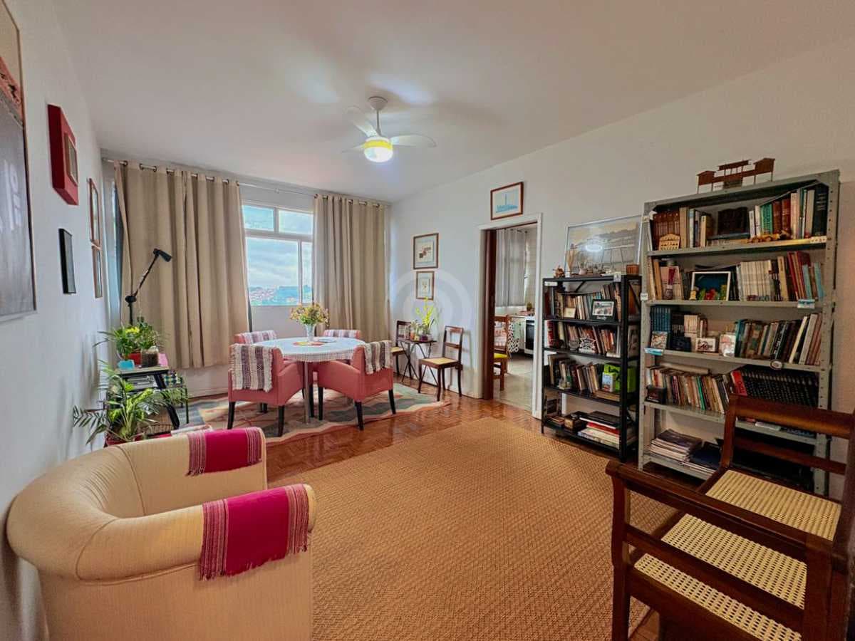Apartamento com 3 quartos no Edifício Brasul