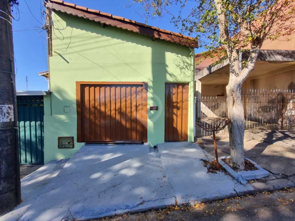 Casa de rua com 2 quartos no Bairro do Engenho