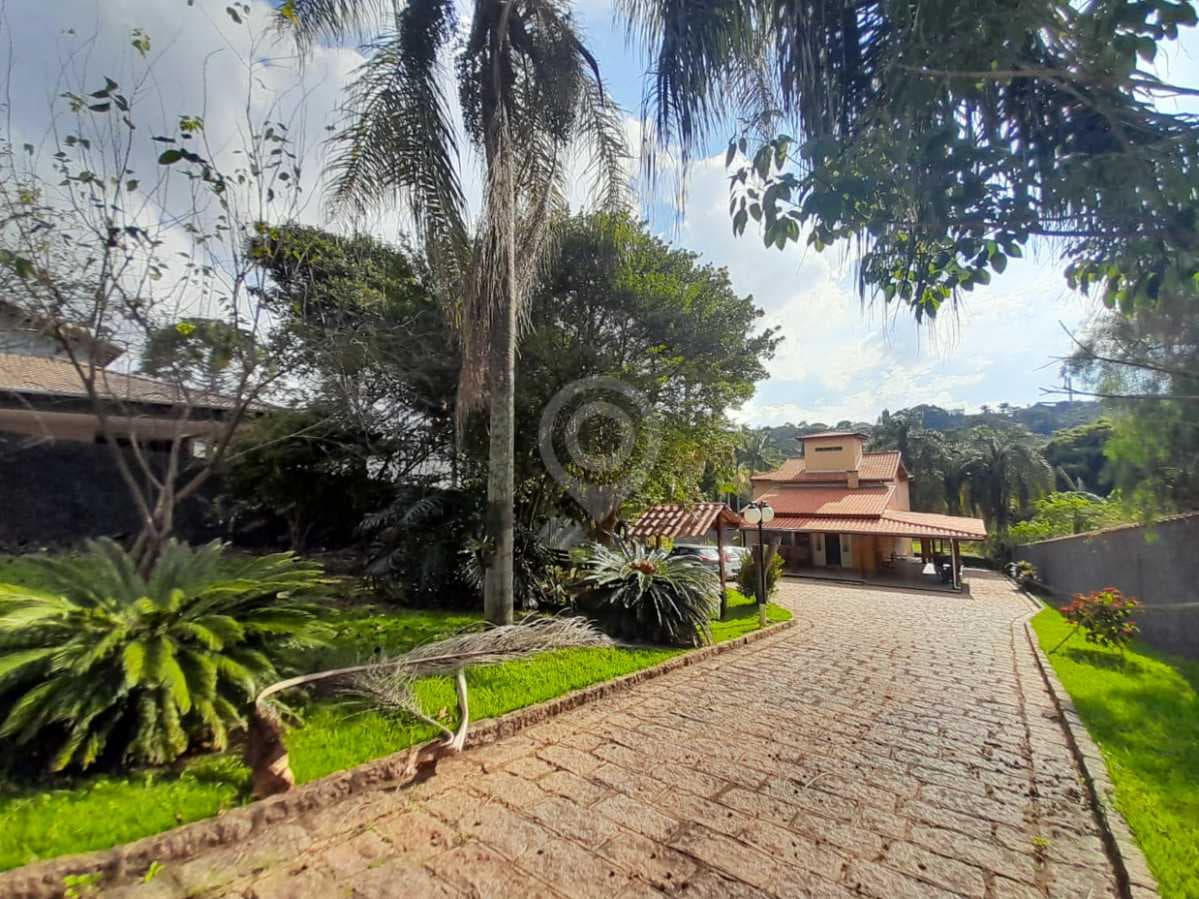 Chácara com 1 suíte no Jardim Leonor