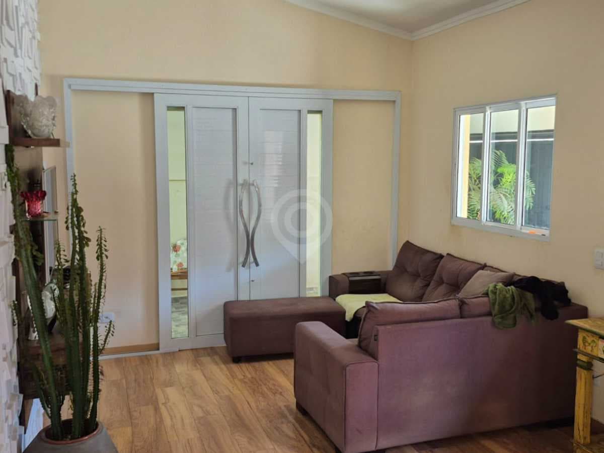 Casa de rua com 1 suíte no Jardim Ipê — foto 2