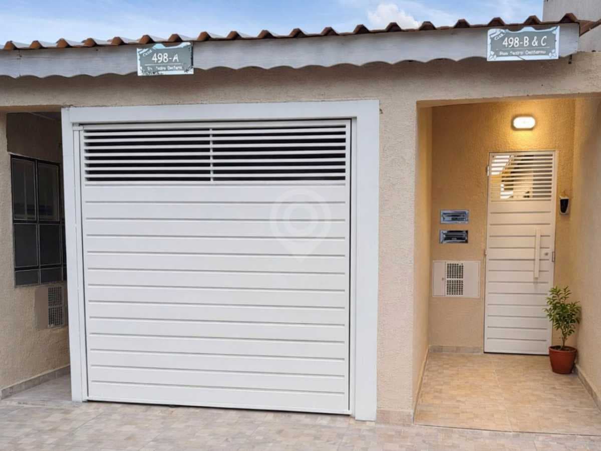 Casa de rua com 3 quartos no Jardim Virgínia