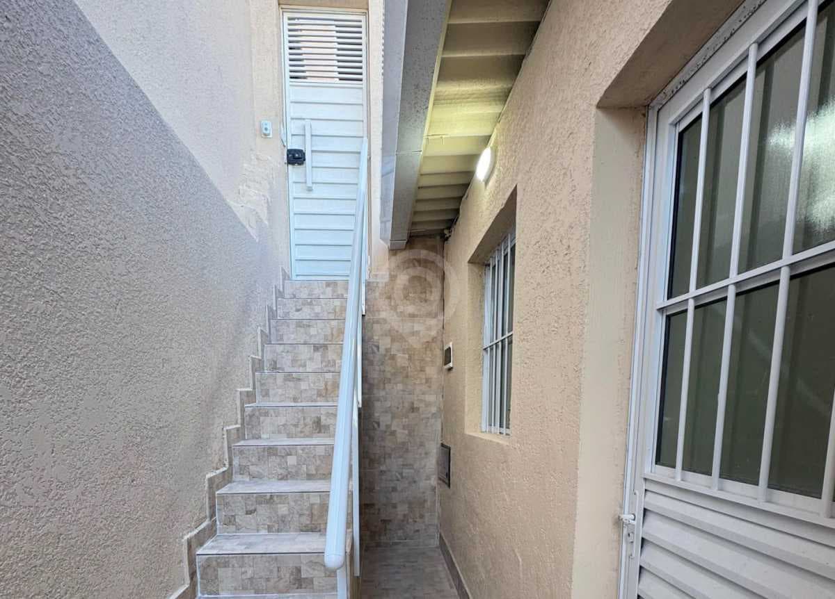 Casa de rua com 3 quartos no Jardim Virgínia — foto 2