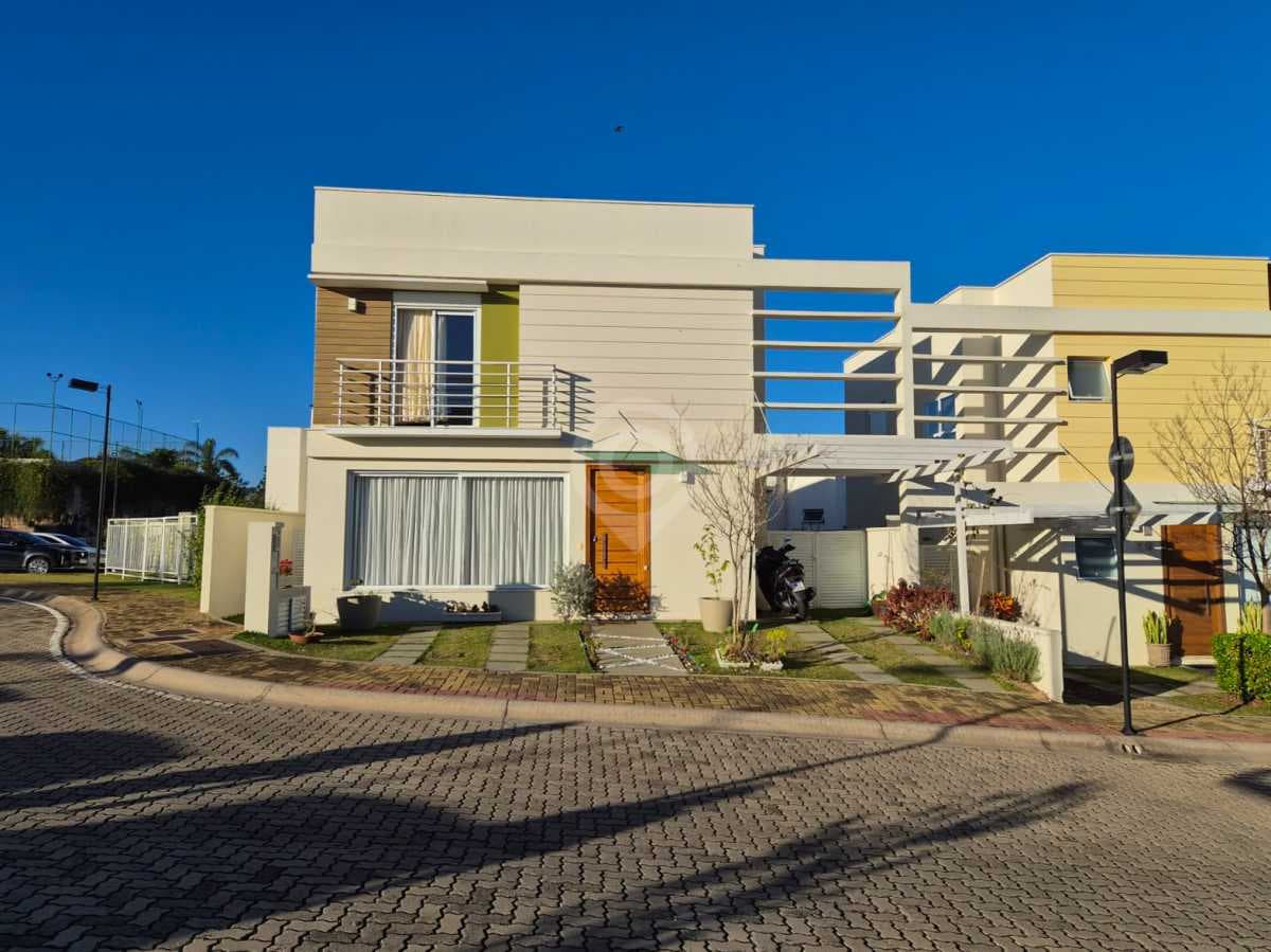 Casa em Condomínio com 4 suítes no Observatório