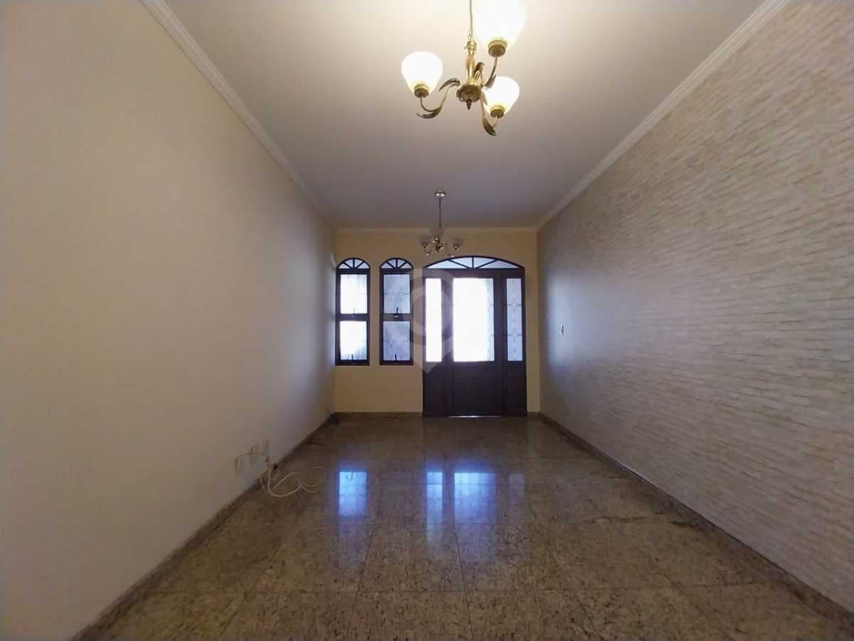 Casa de rua com 1 suíte no Vila Santa Clara
