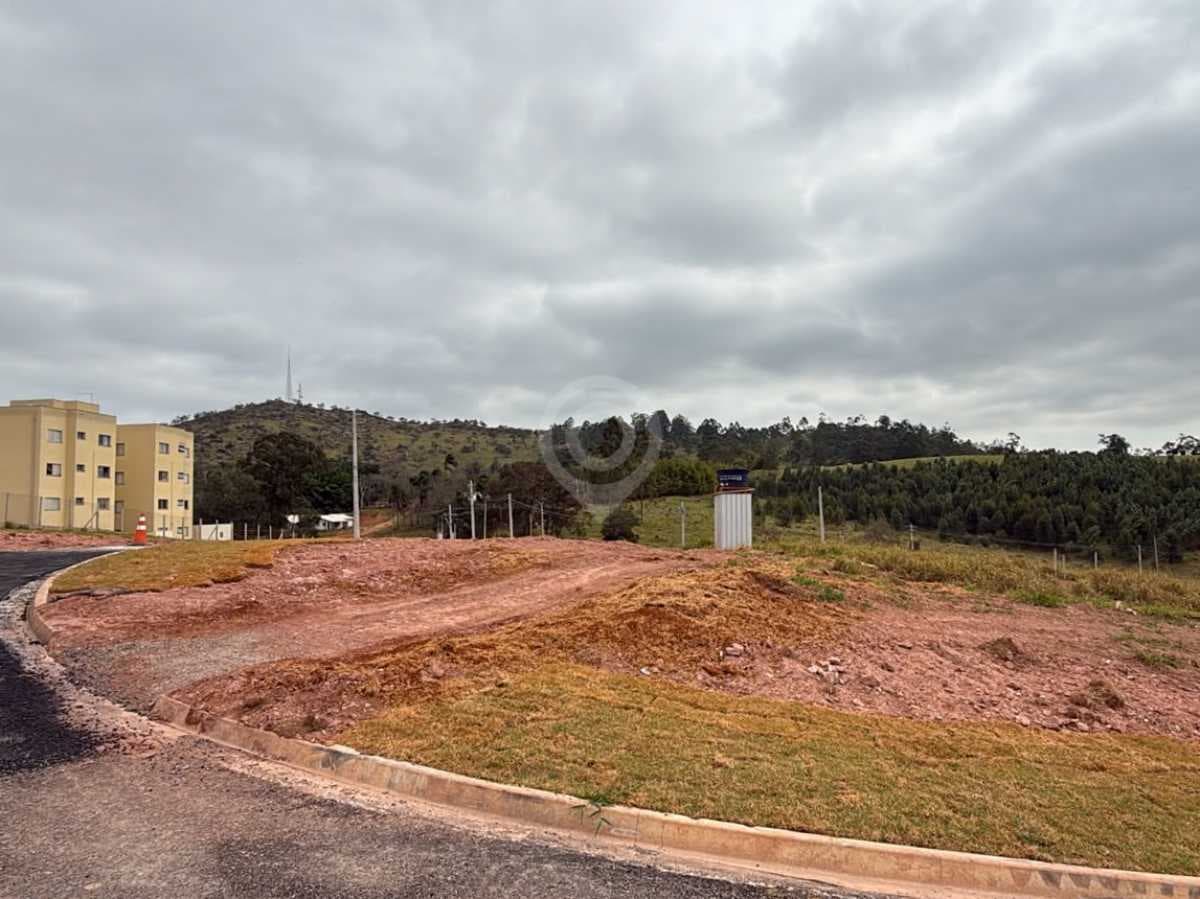 Terreno no Parque dos Antúrios