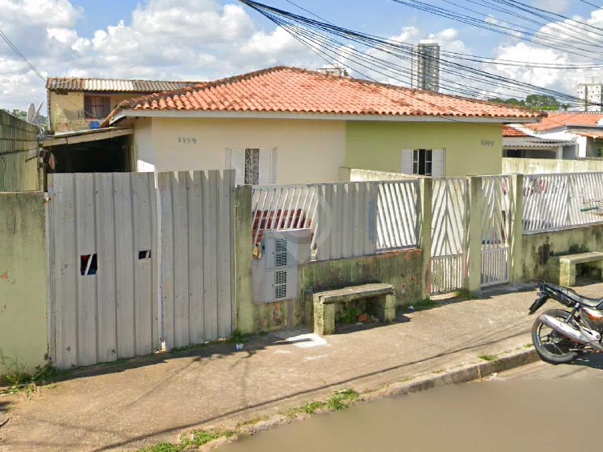 Casa de rua com 8 quartos no Jardim Novo Horizonte