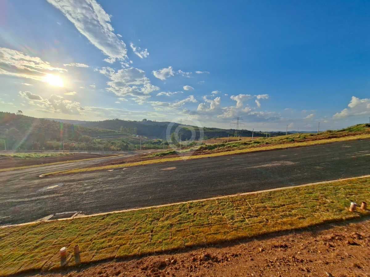 Terreno no Parque dos Antúrios