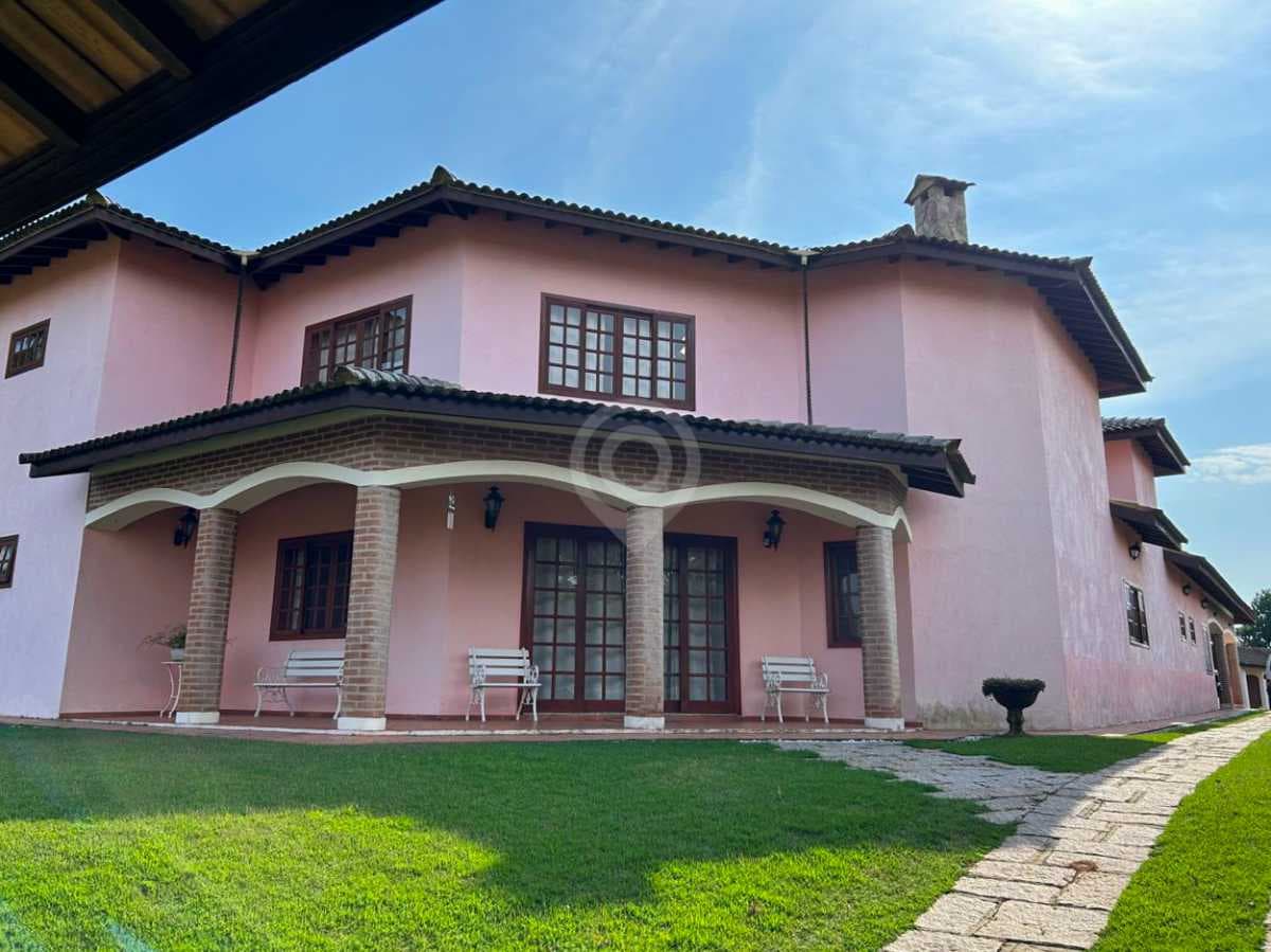 Casa em Condomínio com 3 suítes no Capela do Barreiro