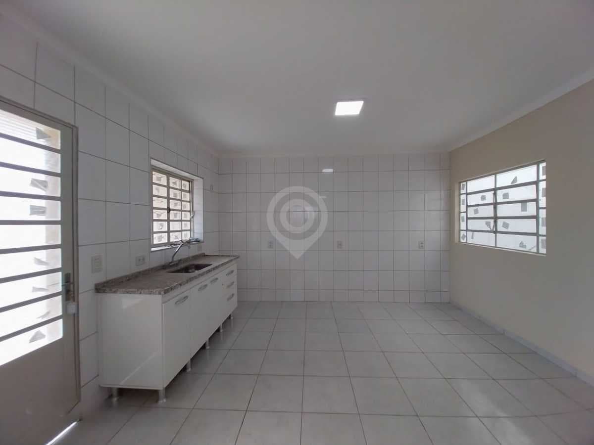 Casa de rua com 1 suíte no Jardim Santa Filomena — foto 3