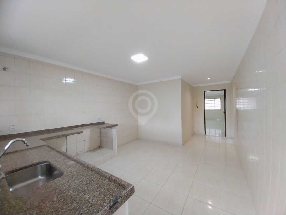 Casa de rua com 1 suíte no Jardim Santa Filomena — foto 2