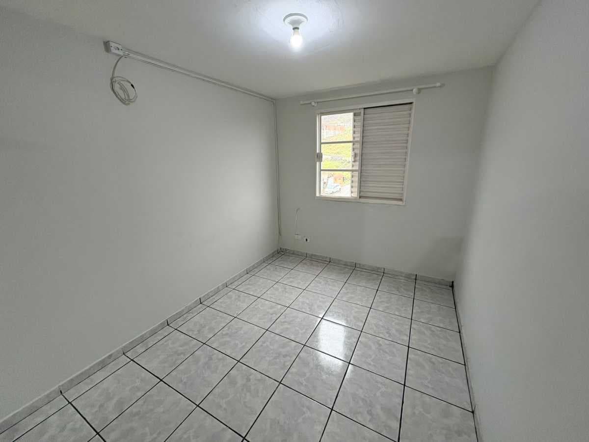 Apartamento com 2 quartos no Núcleo Habitacional Roberto Panzarin — foto 3