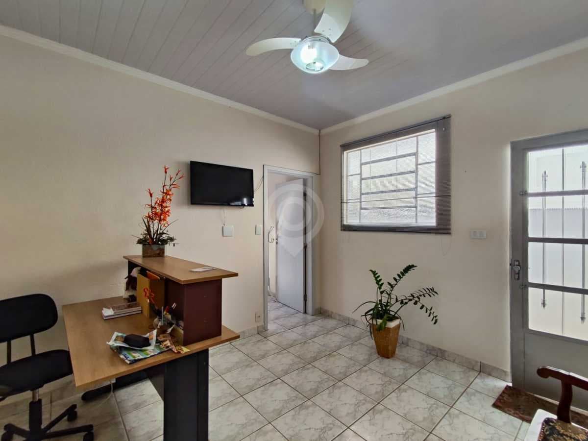 Casa de rua com 2 quartos no Vila Penteado