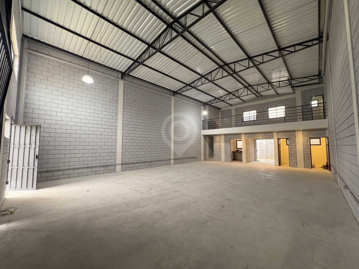 Galpão no Loteamento Parque Empresarial Adelelmo Corradini