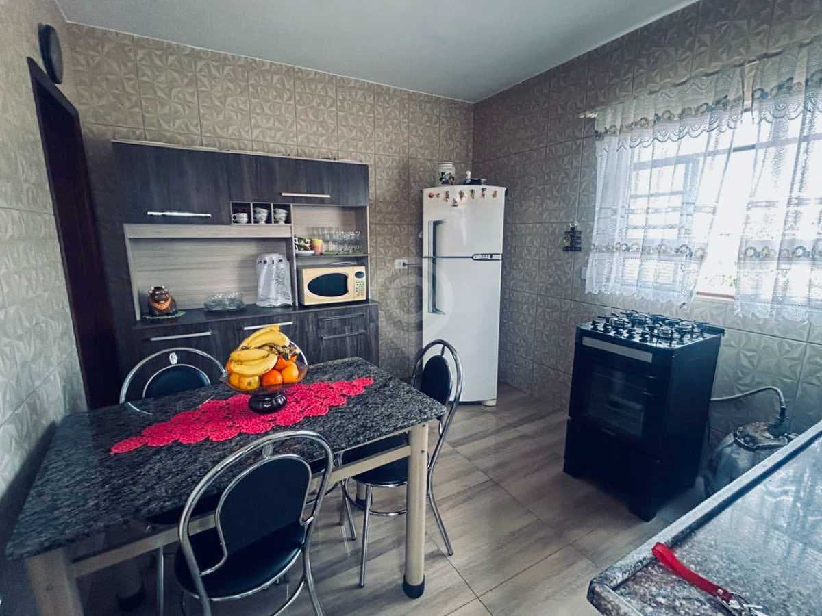 Casa de rua com 4 quartos no Jardim Lúcia — foto 3